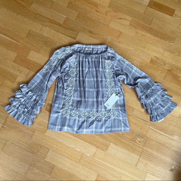 🆕 Dylan Callie Ruffles Blouse - Picture 2 of 12
